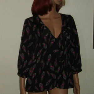 Blouse M XX1 Black Fitted Waist Neckline Ruffle